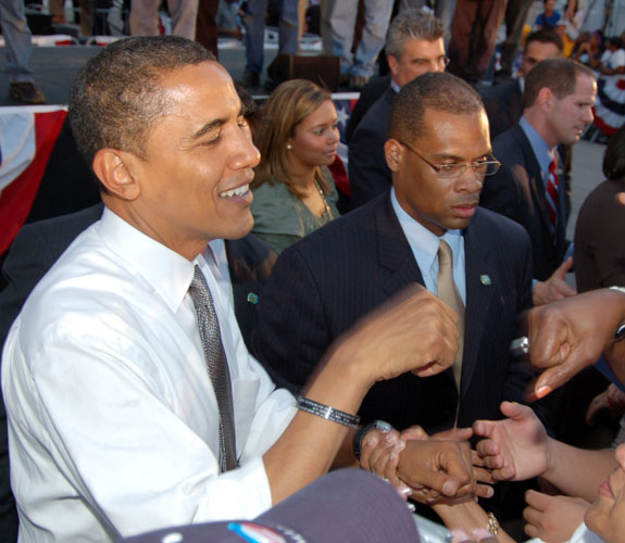 Illinois junior senator Barack H. Obama thanks supporters after a stump speech at Bicentennial Park in downtown Miami.